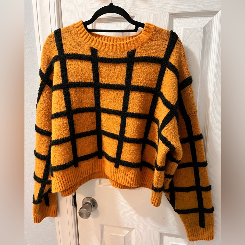 Plus size crop top sweater